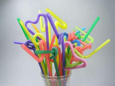 限塑新风向 北京、香港等地餐厅推行不主动提供塑料吸管